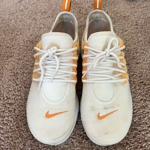 Women’s Nike size 7